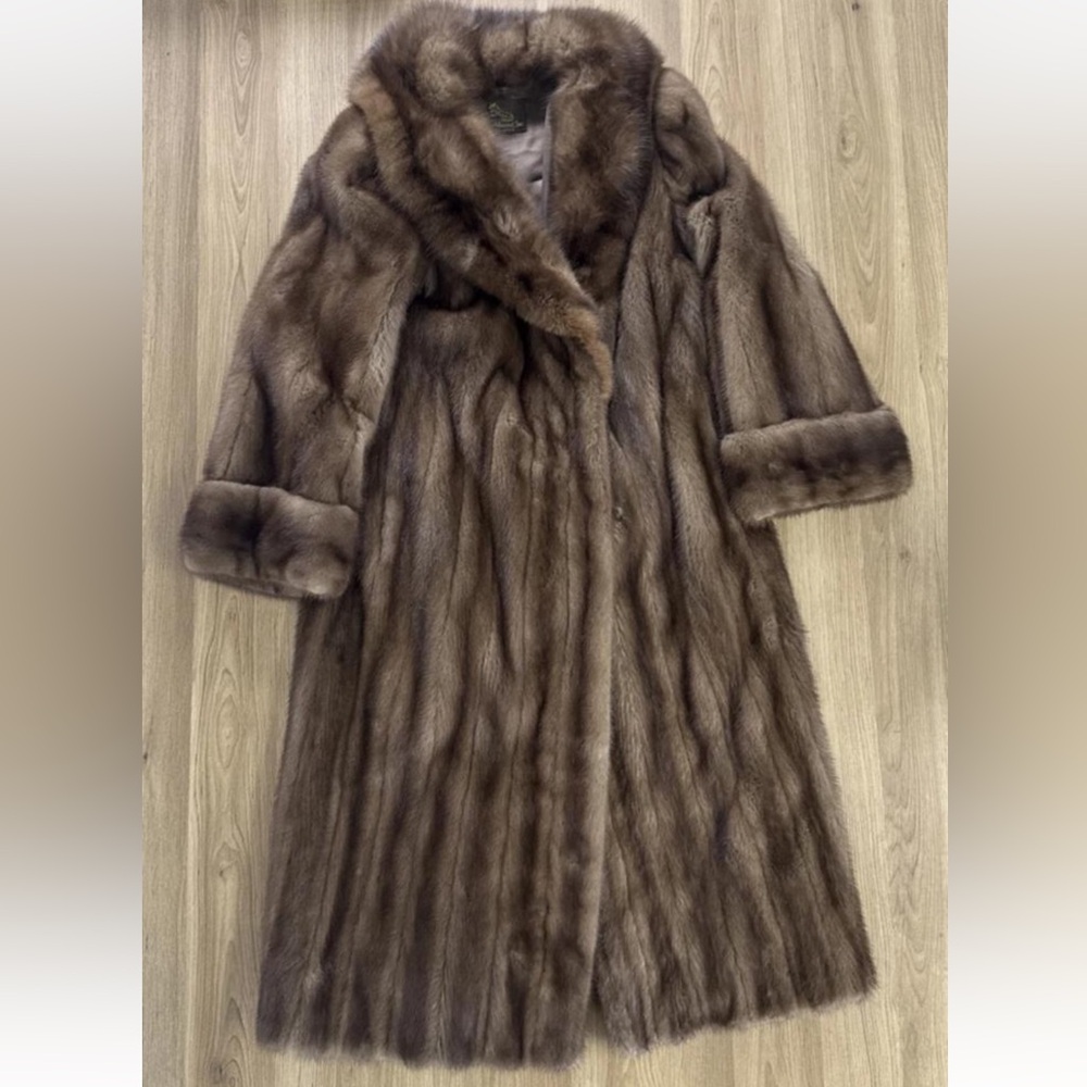 Luxurious Brown Mink Coat